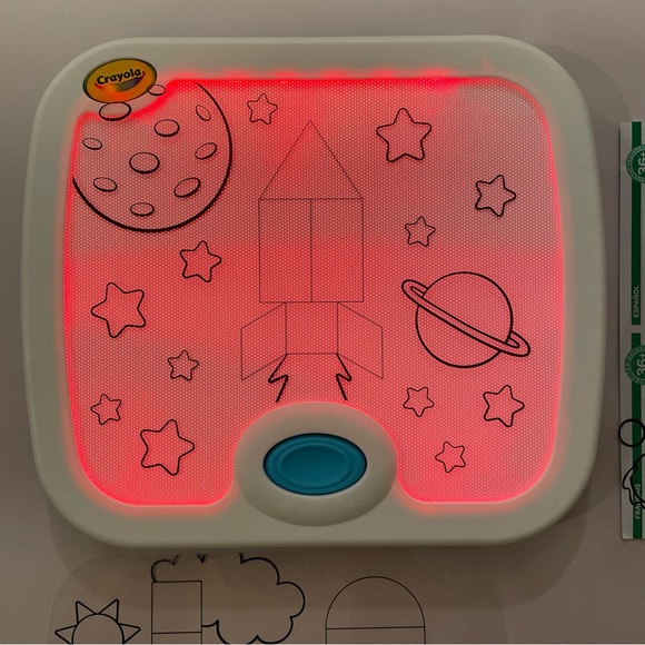 3/$25 Crayola Light Up Activity Board Toy Art Coloring Kit (Missing 2 markers) - Picture 5 of 11